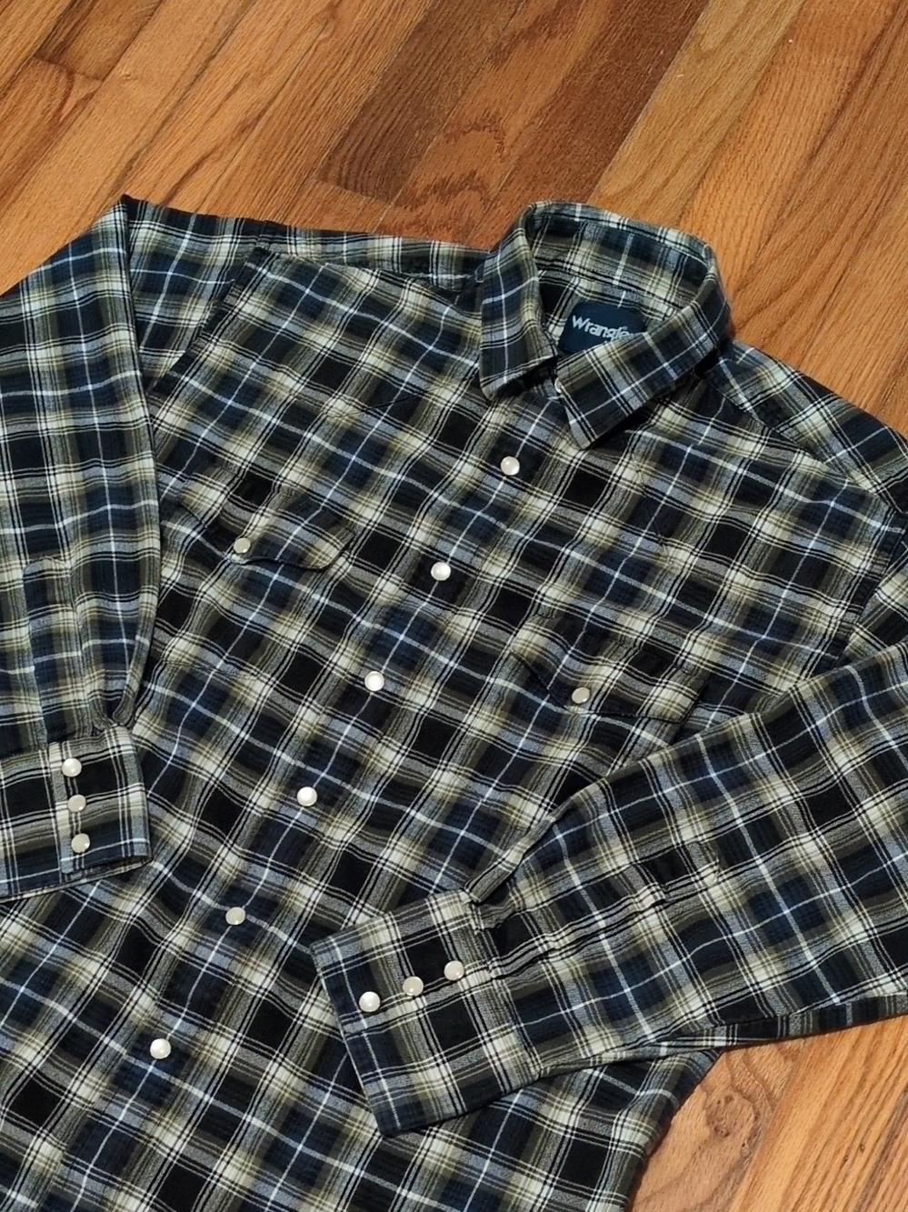 Wrangler Men’s M Blue Plaid Flannel Pearl Snap Western Shirt